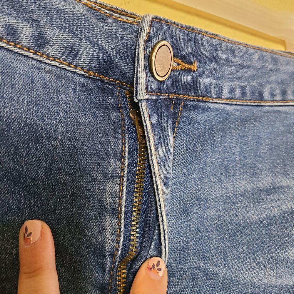 Copper Key Shorts - Picture 2 of 6
